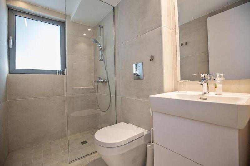 Villa Limni Enas - Luxury And Contemporary 3 Bedroom Kapparis Villa With Sea View - image 2