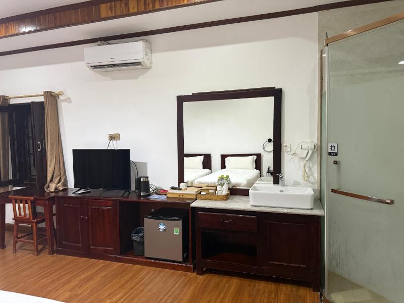 wisdom hotel - image 12