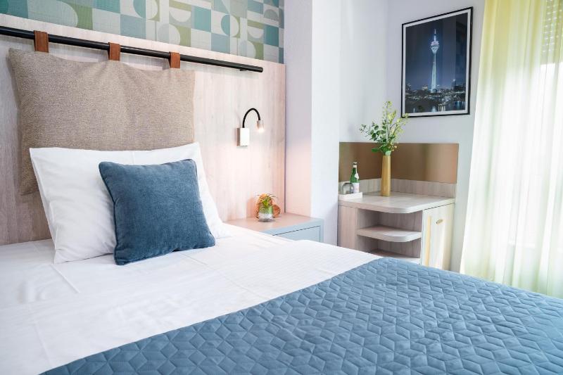 Small Single Room image 1