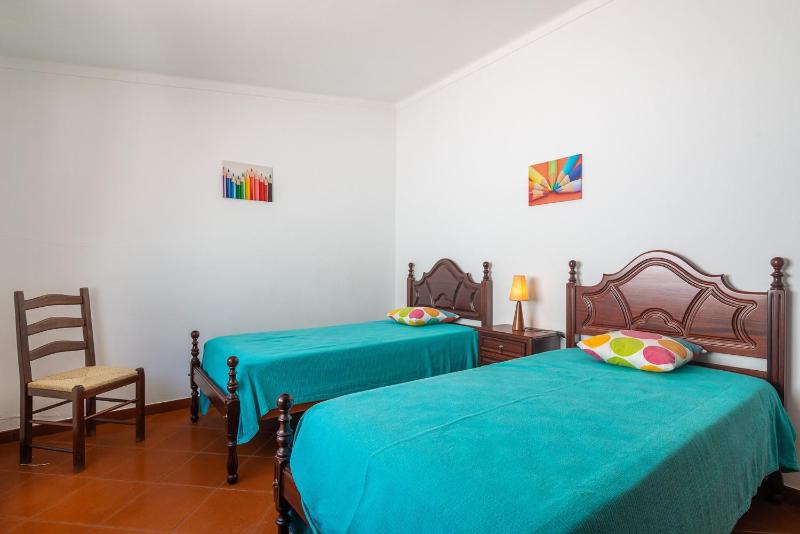 Charming Guia Villa 3 Bedrooms Villa Eulalia Private Pool & Close - image 2