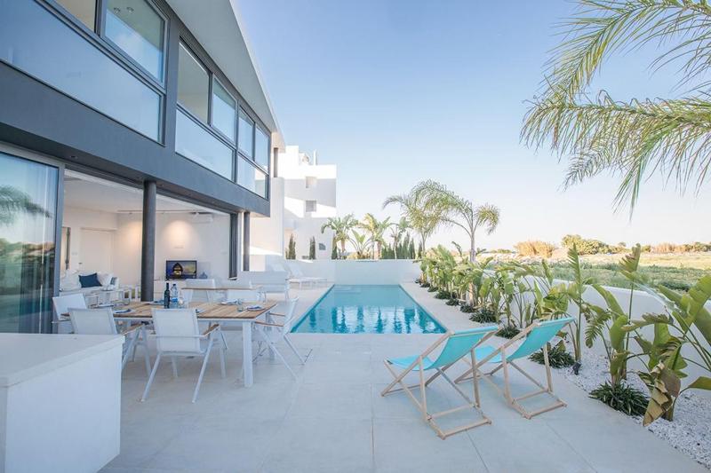 Villa Limni Enas - Luxury And Contemporary 3 Bedroom Kapparis Villa With Sea View - image 8
