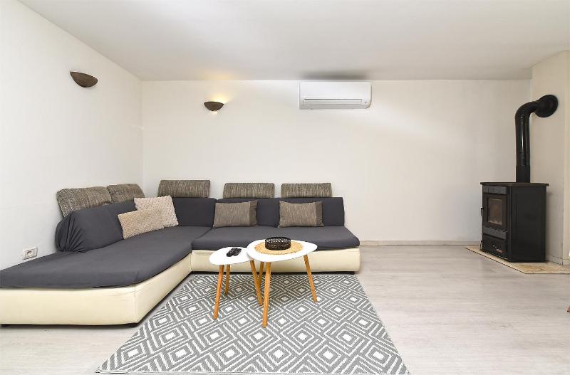 House Igor 2401 - image 19