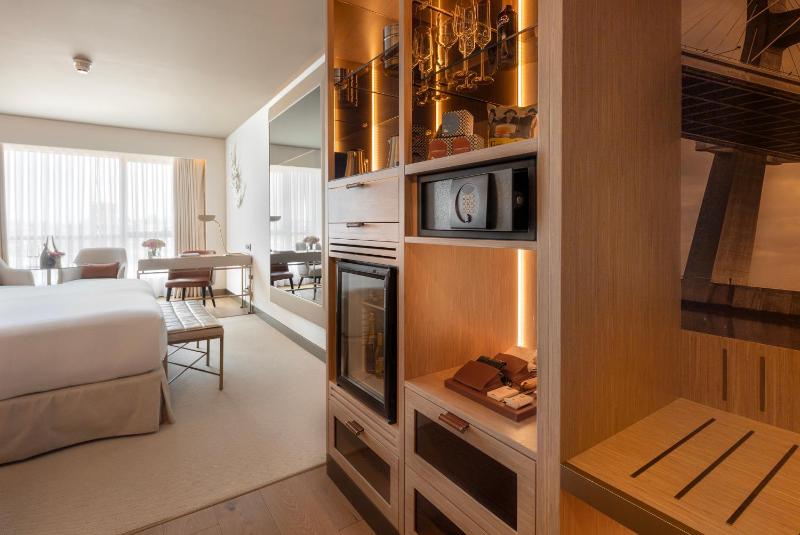 Premium Double or Twin Room image 4