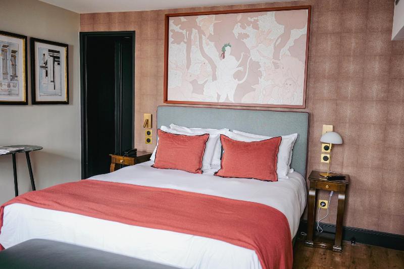 Classic Quadruple Room image 4