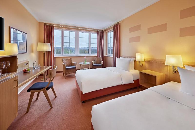 Classic Double Room image 2