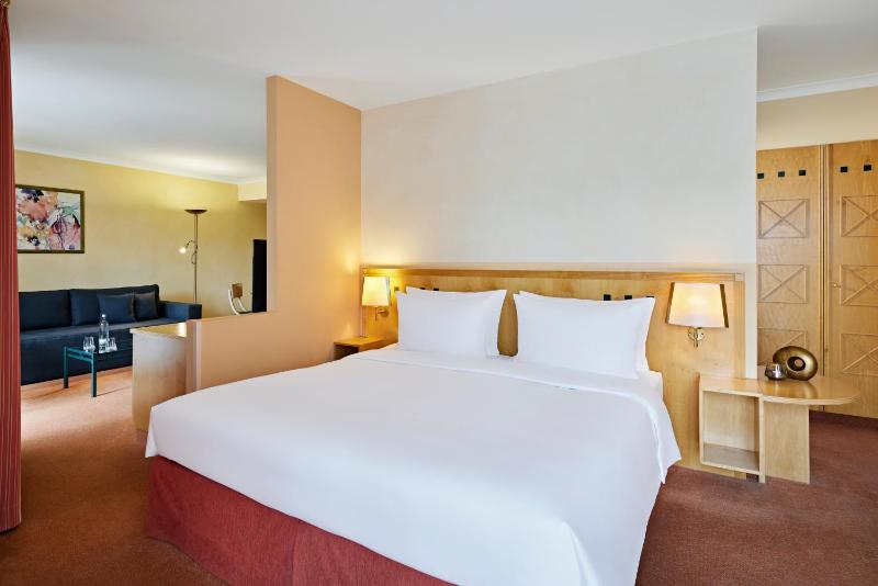 Superior Double Room image 4
