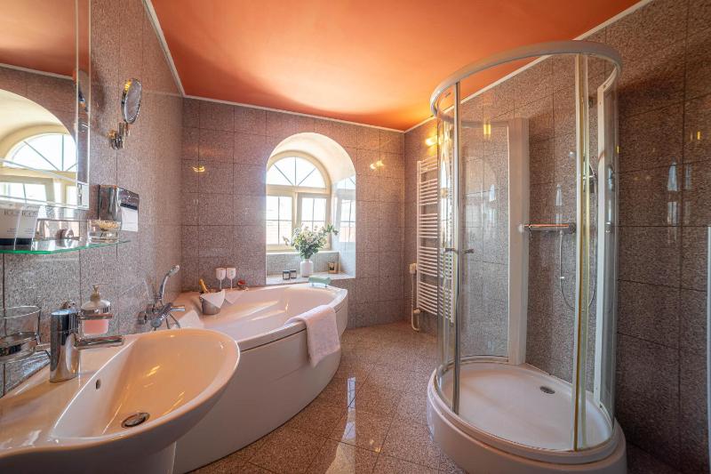 Suite image 3