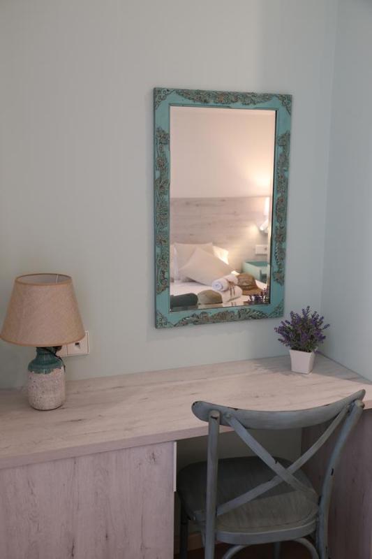 Hotel L'Escala Centre - image 7