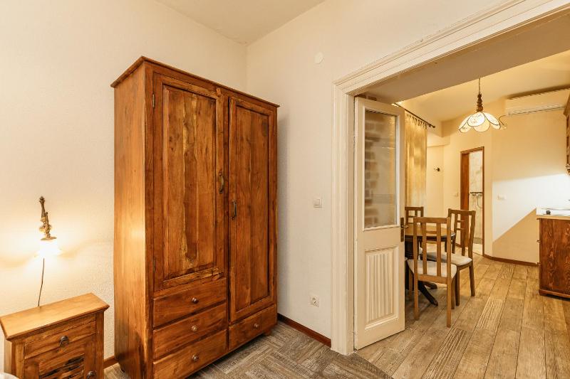 One-Bedroom Apartment image 3