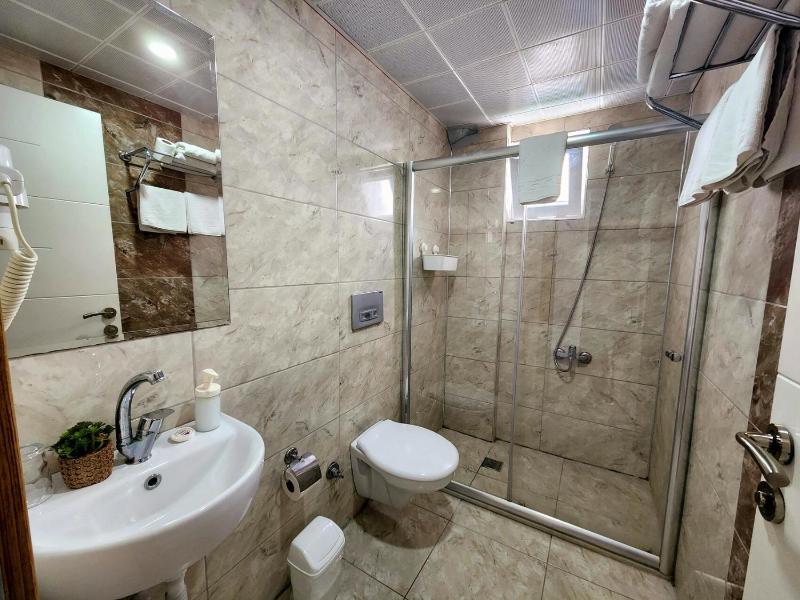 Double Room image 4