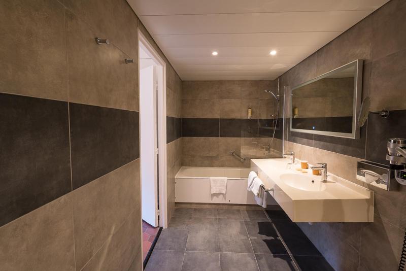 Superior Double Room image 2