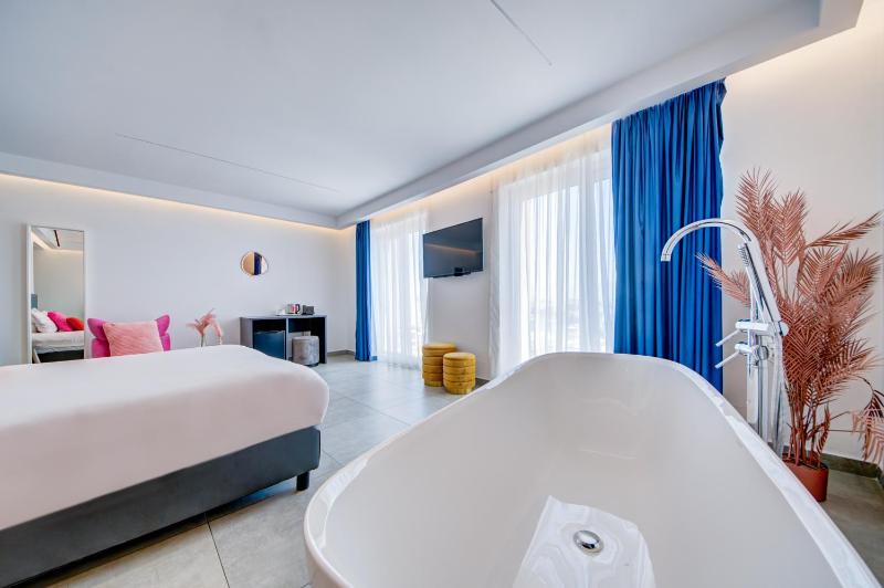 Flamingo Hotel Malta - image 3