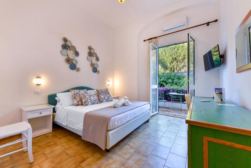 Standard Double Room image 1