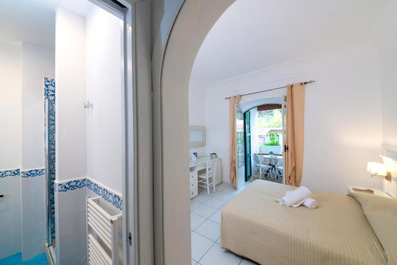 Standard Double Room image 4