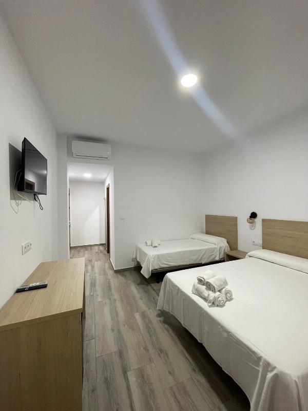 Triple Room image 2