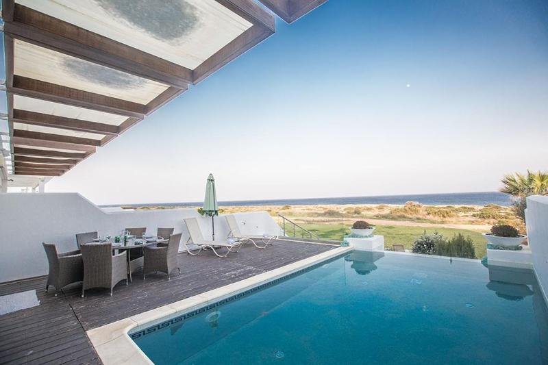Villa Fig Tree Bay Seafront Luxury 5Bdr Seafront Protaras - image 3