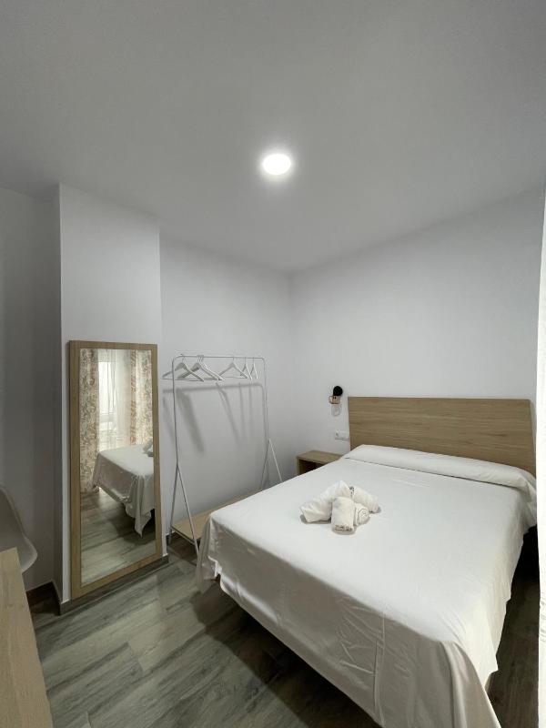 Double or Twin Room image 2