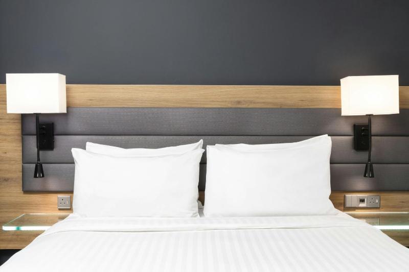 Moxy Southampton - image 20
