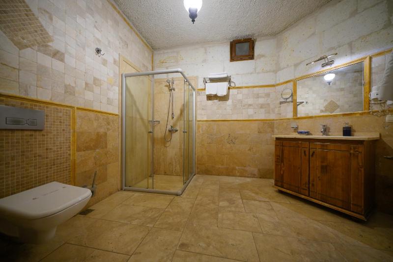 Standard Twin Room image 4