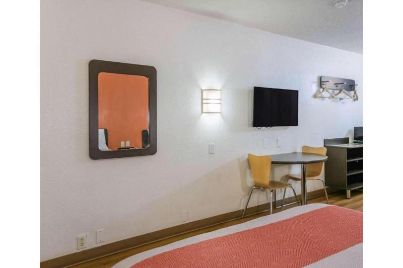 Double Room - Disability Access image 1