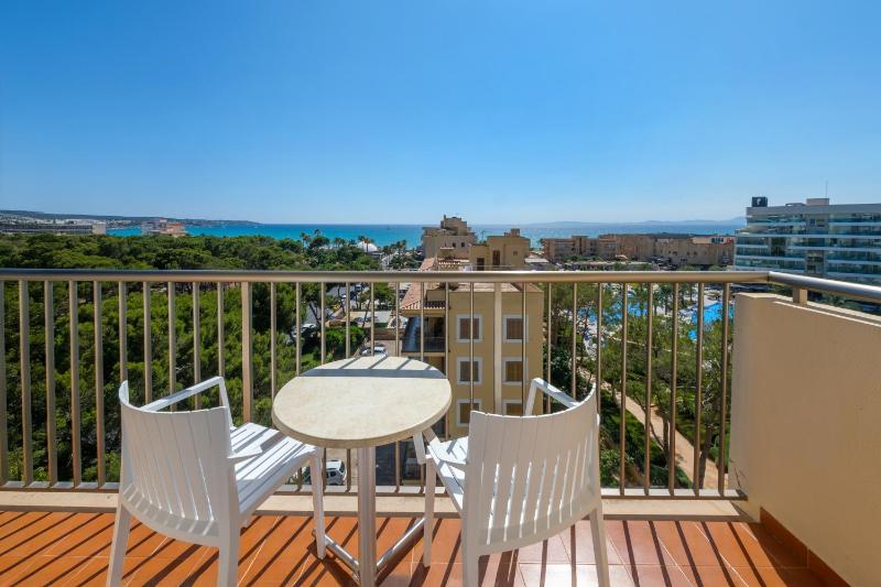 Apartment with Sea View image 1