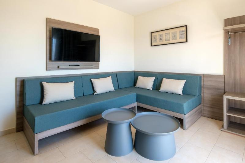 Apartment with Sea View image 2