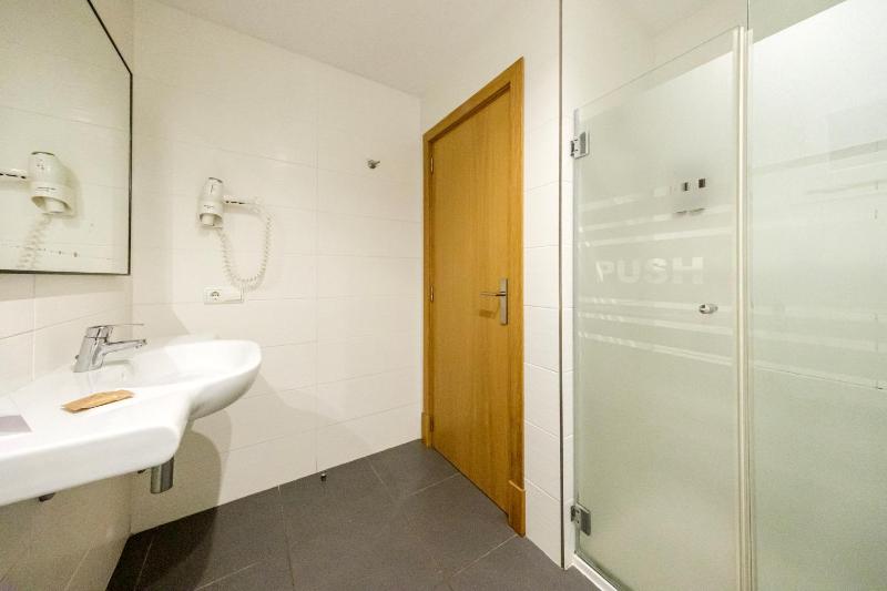 One-Bedroom Apartment (2 Adults + 2 Children) image 3