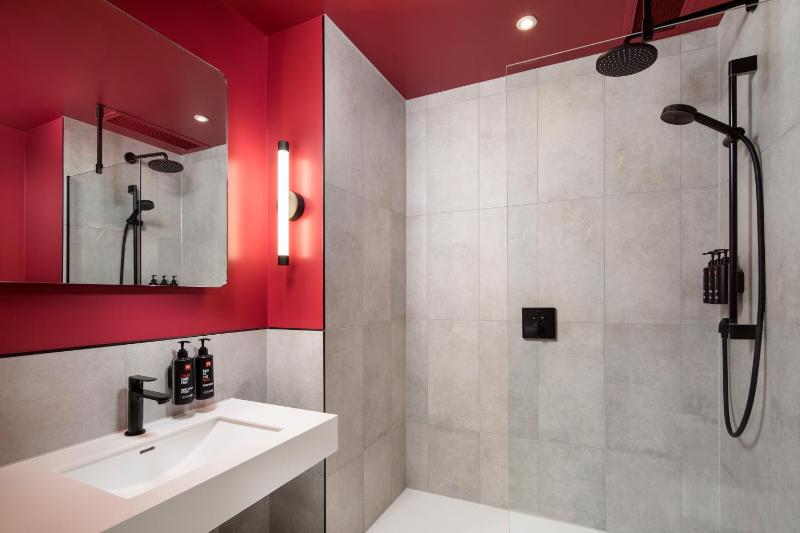 Standard Room image 3