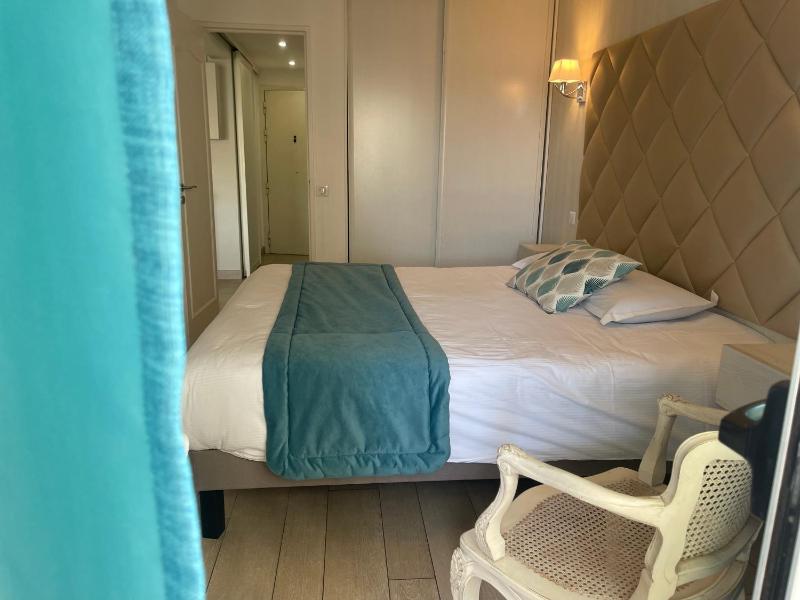 One-Bedroom Apartment with Terrace Romy Schneider image 4