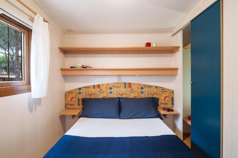 Two-Bedroom Mobile Home (4 Adults) image 4