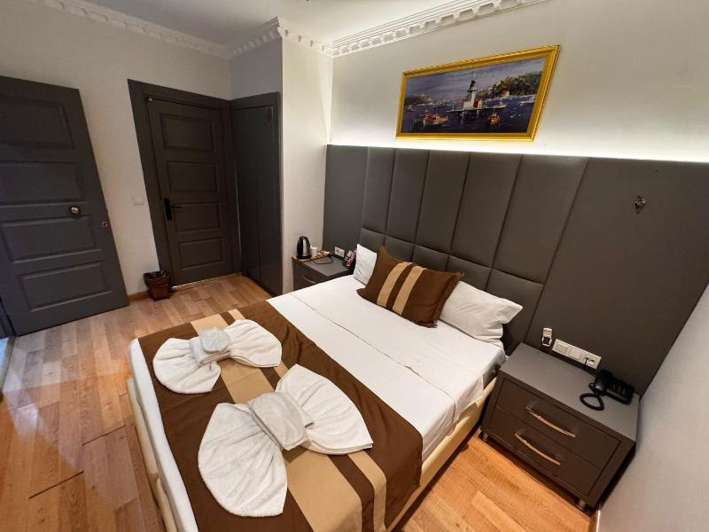 Budget Double Room image 4