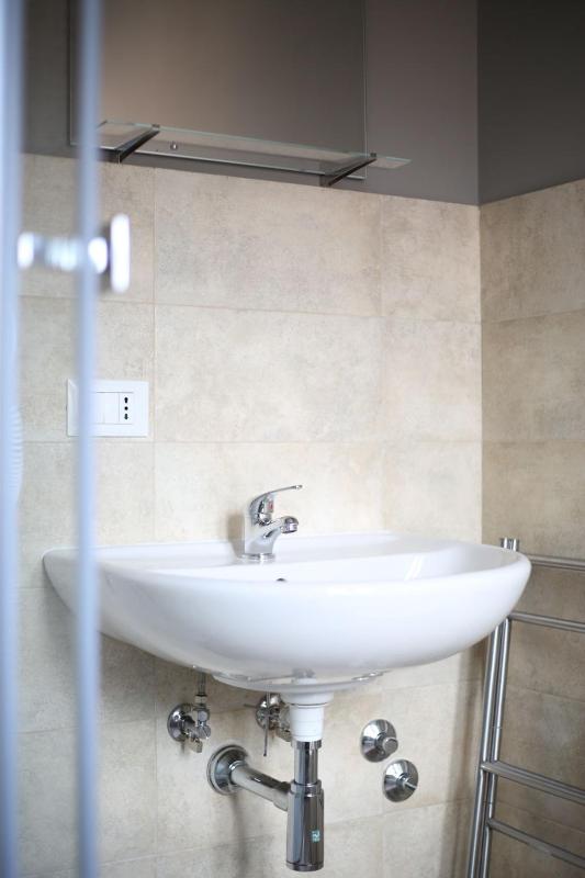 Comfort Triple Room with Shower image 4