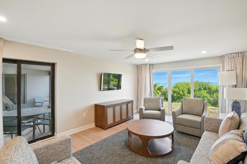 Lighthouse Resort & Club - image 6