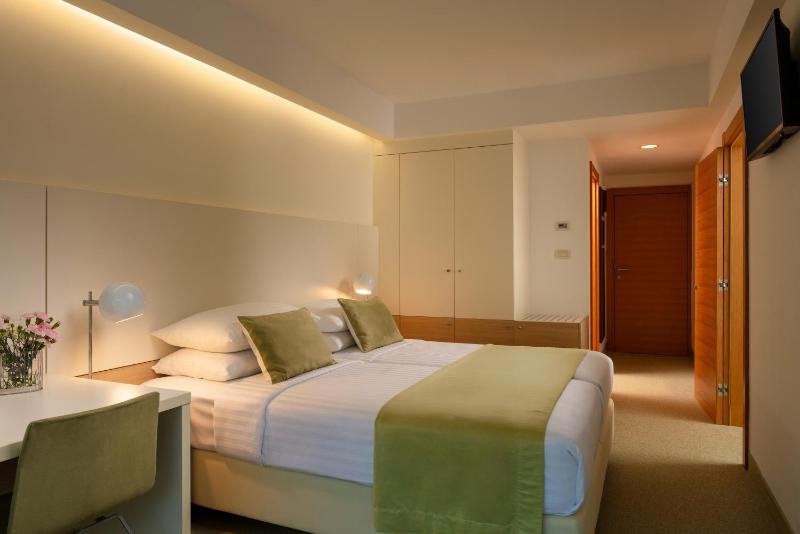 Family Room  with Park View image 3