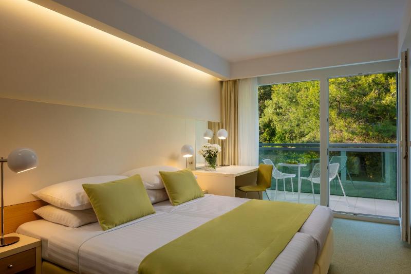 Family Room  with Park View image 4