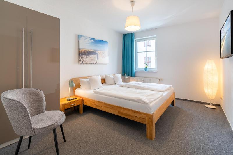 One-Bedroom Apartment image 4