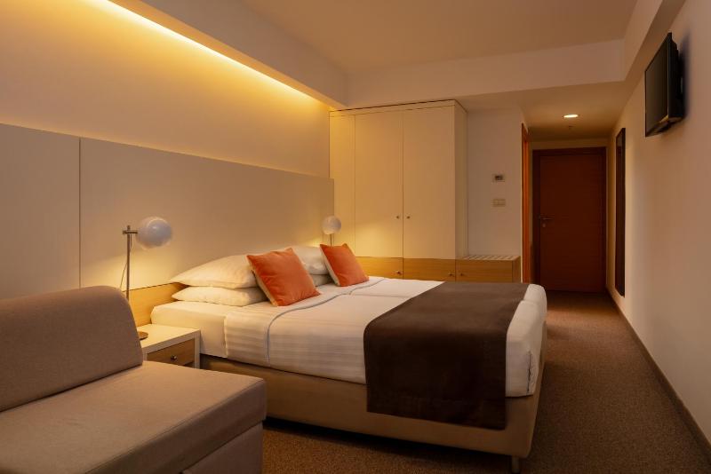Twin Room with Balcony - Sea Side image 3