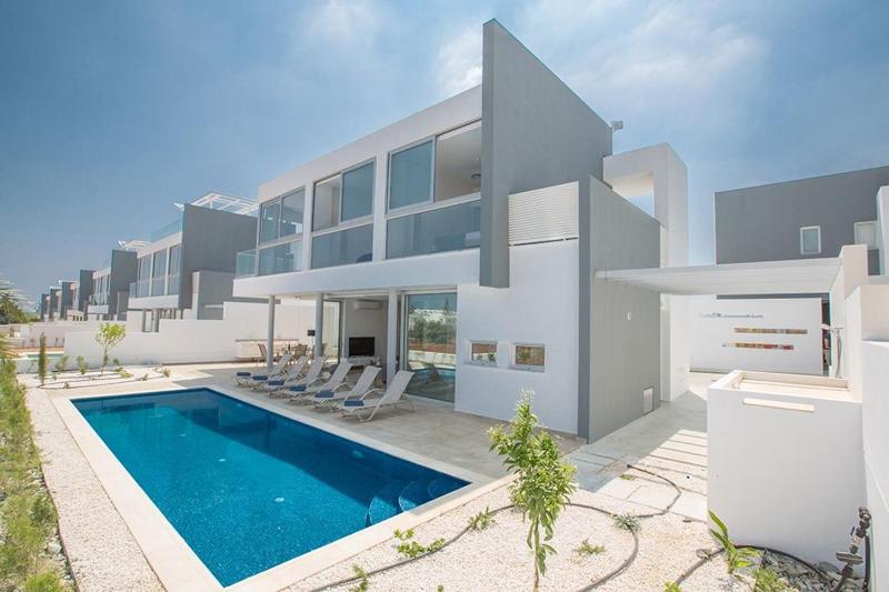 Villa Manta Platina - Brand New Luxury 3 Bedroom Protaras Villa - image 1