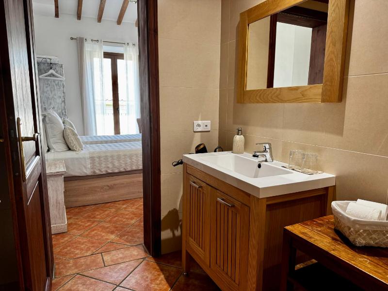 Double or Twin Room with Mountain View image 3
