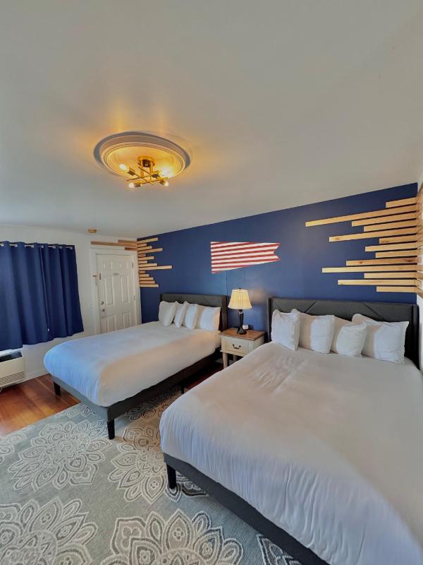 Deluxe Double Room with Sea View image 3