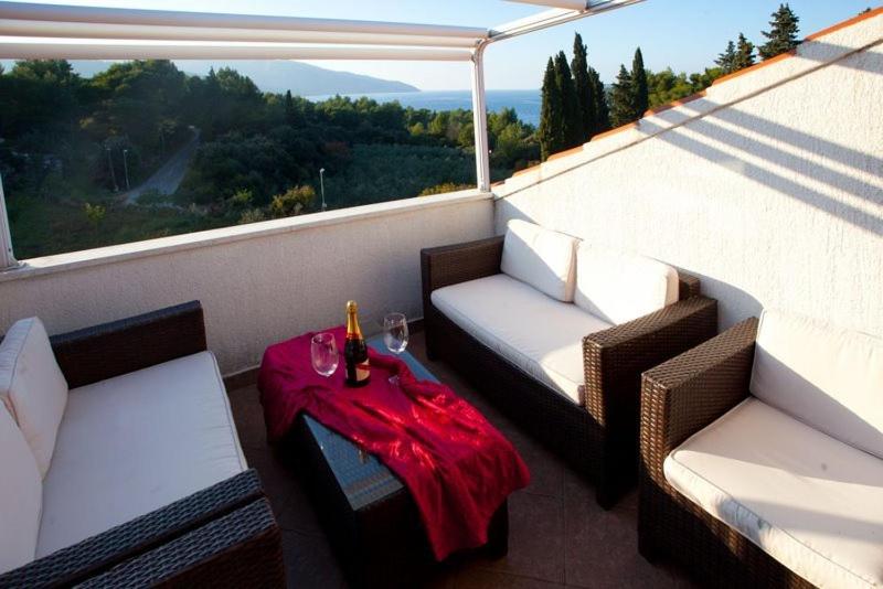 Luxury Two-Bedroom Apartment (4 Adults) image 4