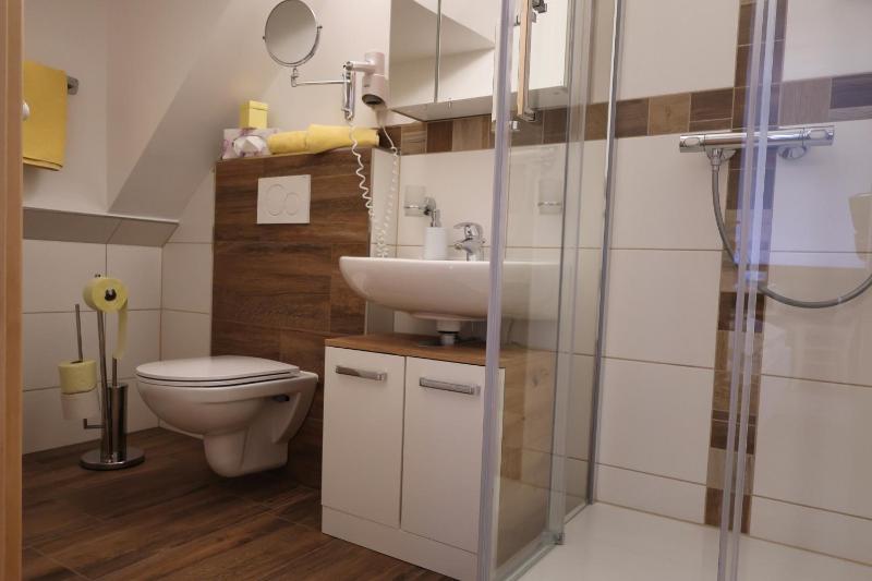 Double Room image 4