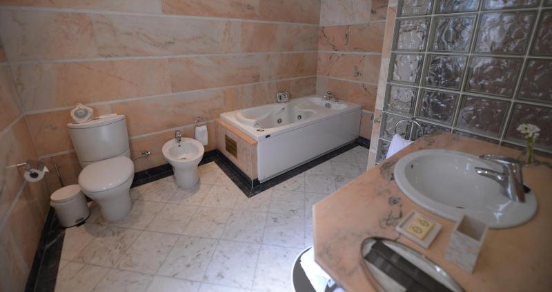 Executive Suite image 3