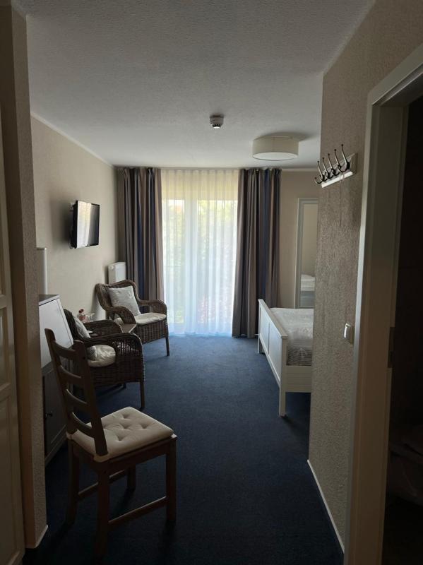 Single Room image 3