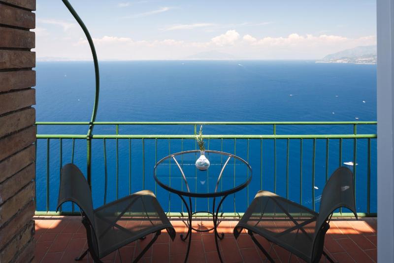 Suite with Terrace and Sea View image 3