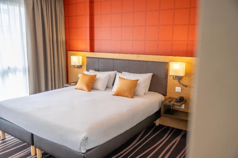 Superior Twin Room image 1
