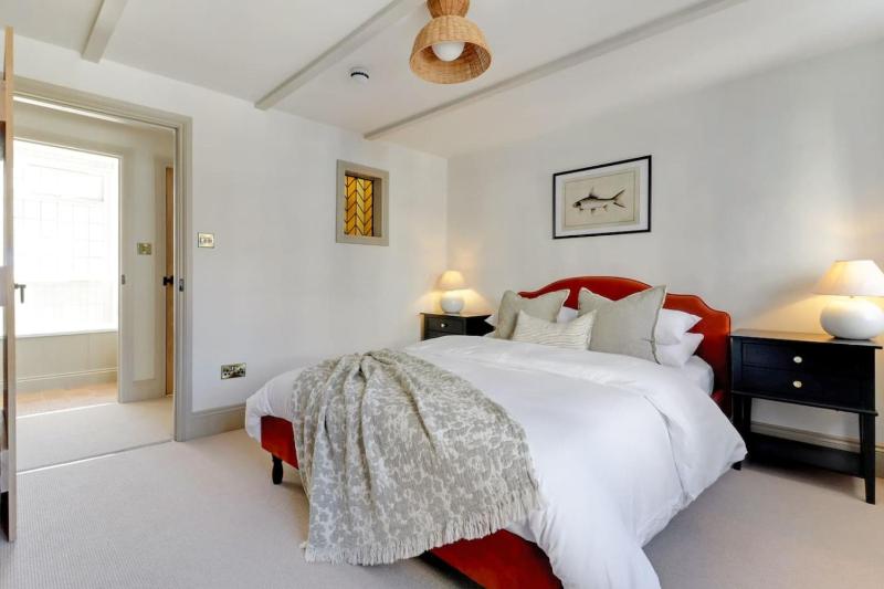 Fishermans Cottage - image 34
