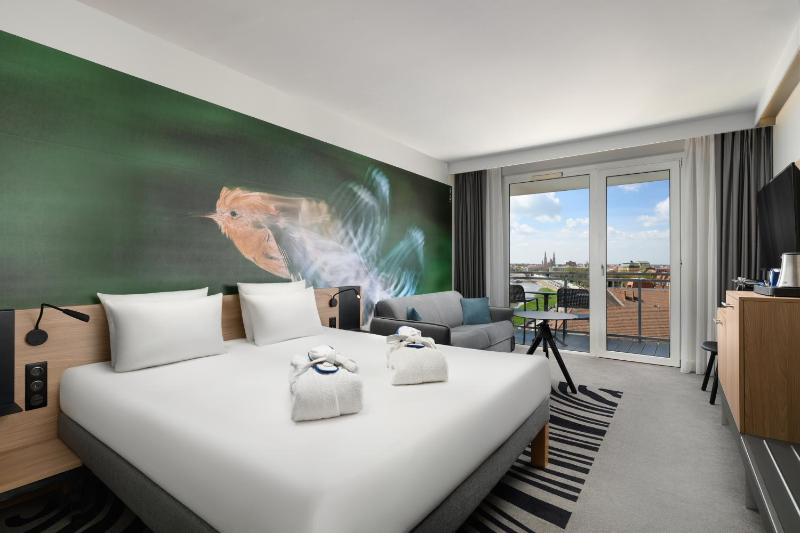 Executive Double Room with Sofa Bed image 2