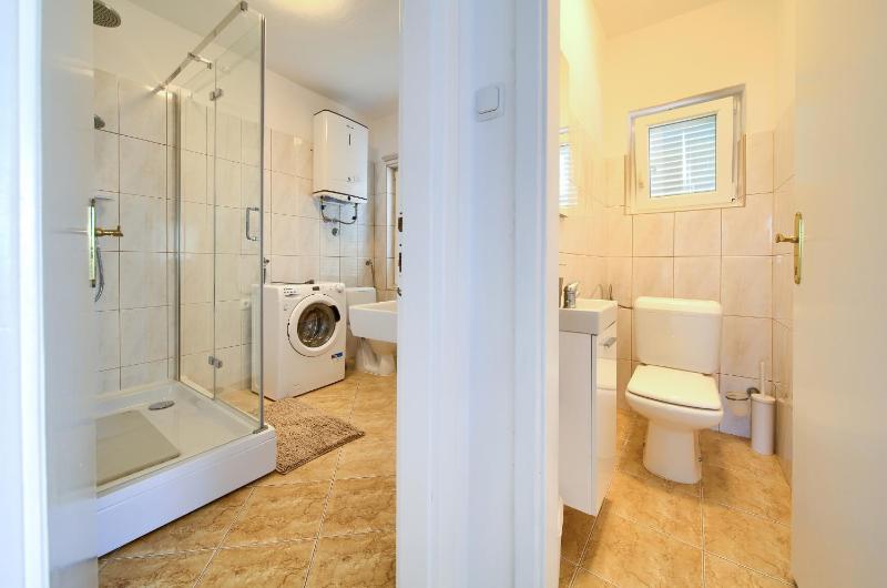 Apartment Iris - image 18