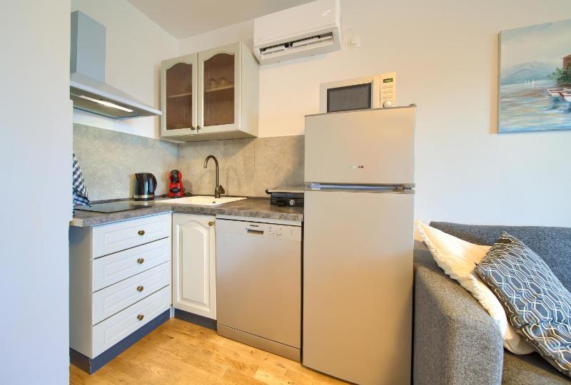 Apartment Iris - image 21